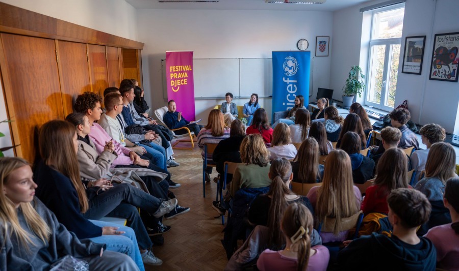 Psiholog CZM Daniel Milošević moderirao panel diskusiju "Riječ udara, šutnja boli" u sklopu 17. Festivala prava djece